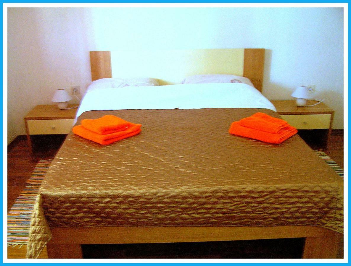 יזרה Apartmani Andrija מראה חיצוני תמונה